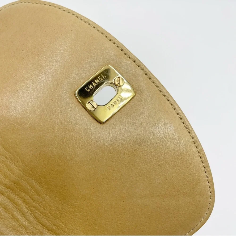VINTAGE CHANEL CC Turn-Lock
Double Stitch Lamb Leather Waist Bag - Picture 11 of 12